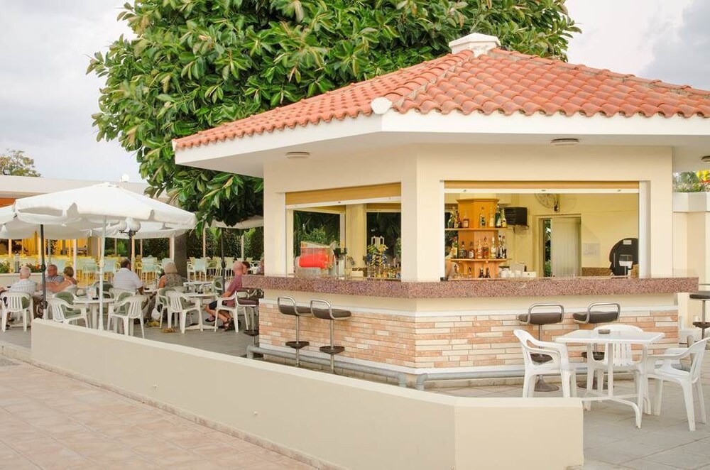 Hotel Bar