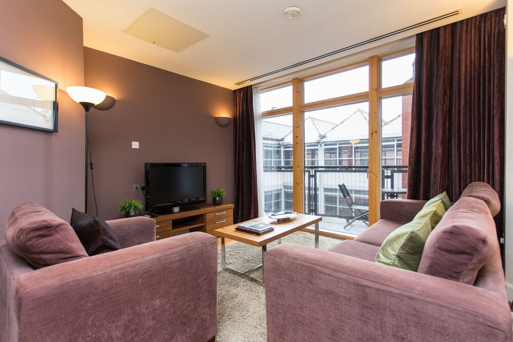Superior Apartment with Balcony - Guestroom