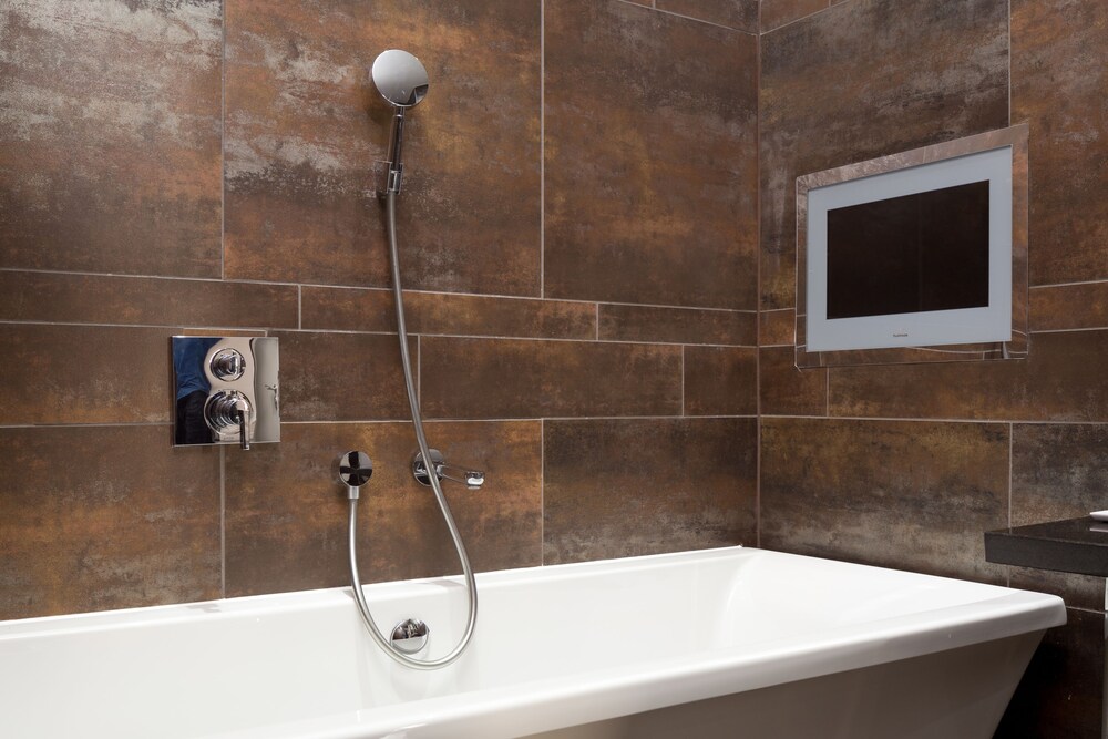 Suite (Elegance) - Bathroom