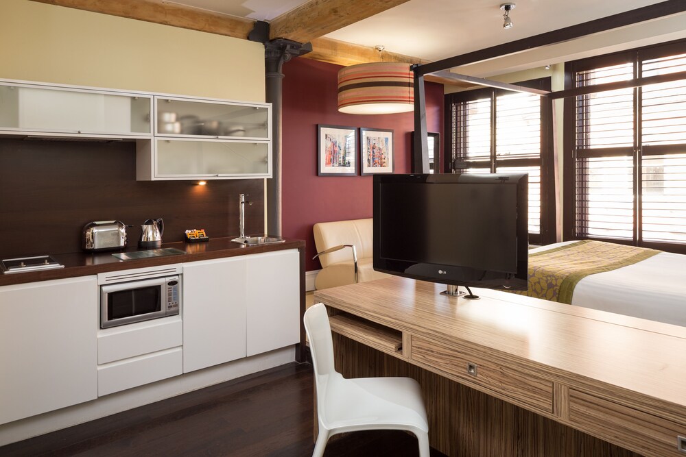 Grand Studio - Living Area