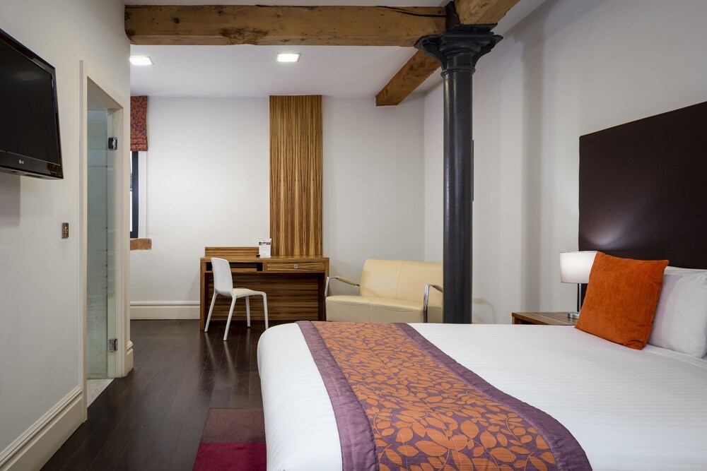 Standard Studio - Guestroom
