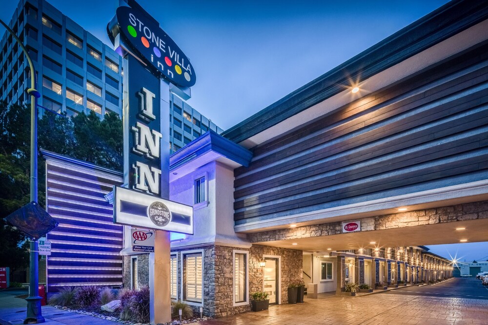 Hotel Front - Evening/Night