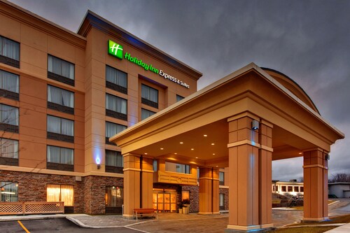 Holiday Inn Express & Suites Kingston Central, an IHG Hotel