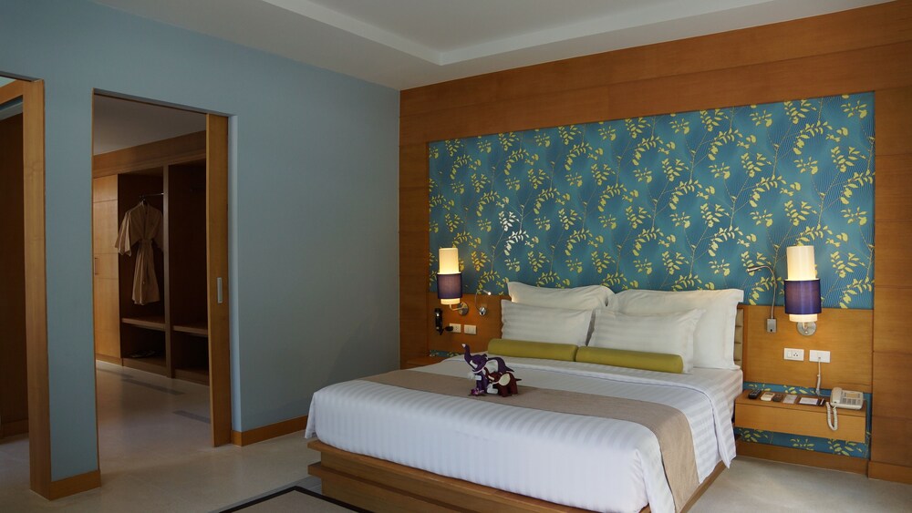 Room, APSARA Beachfront Resort and Villa