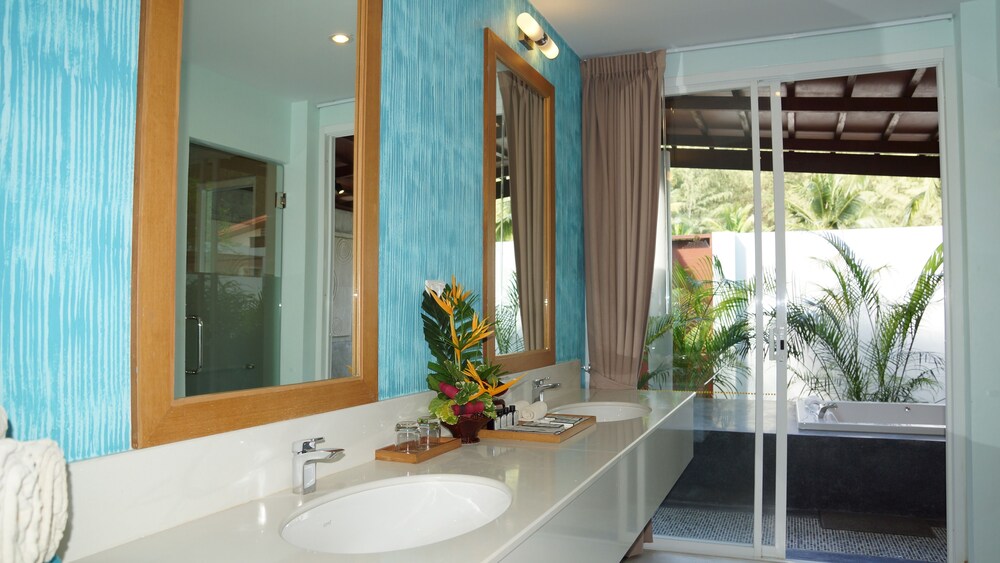 Bathroom, APSARA Beachfront Resort and Villa