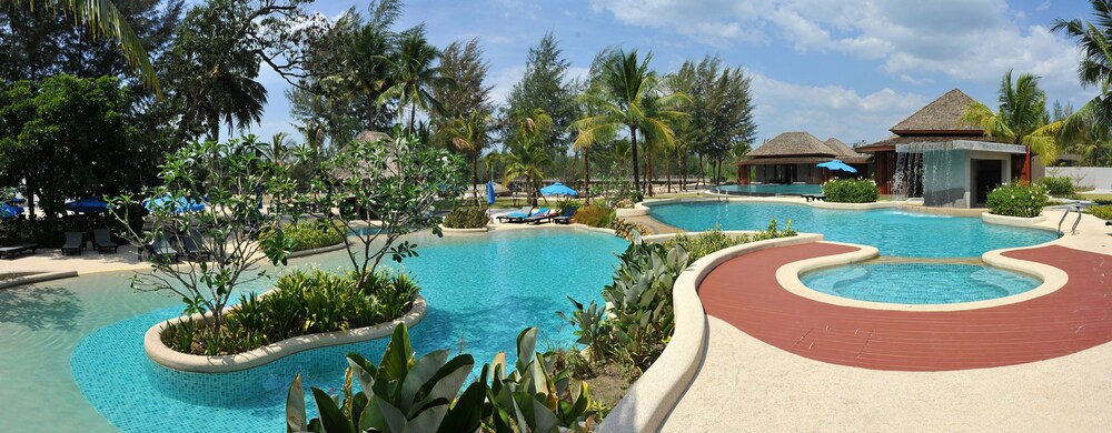 Outdoor pool, APSARA Beachfront Resort and Villa