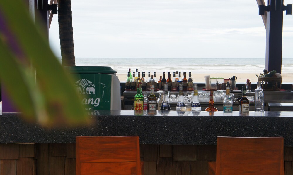 Hotel Bar