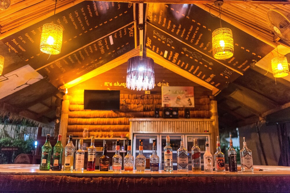 Poolside Bar