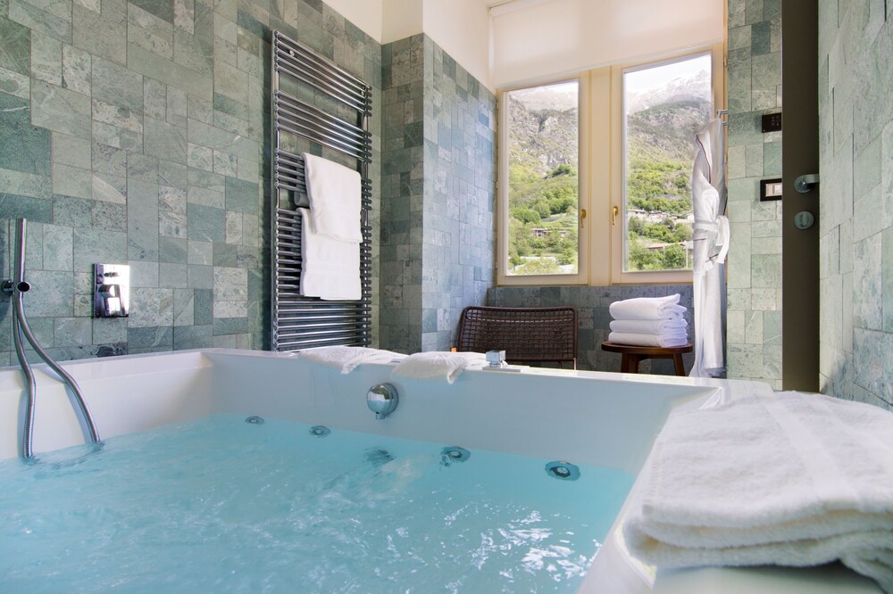 Jetted Tub