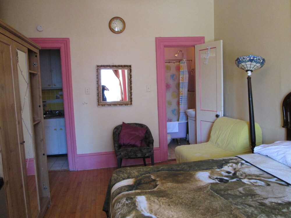 Guestroom