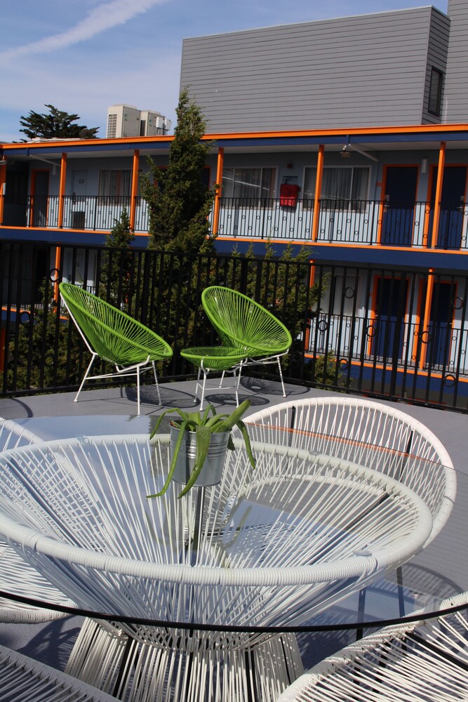 Sundeck