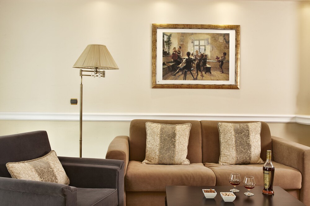 Executive Suite, 1 Bedroom, City View - Guestroom