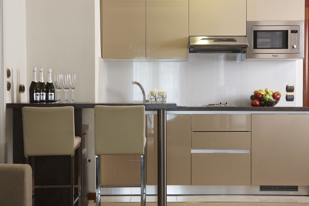 Executive Suite, 1 Bedroom, City View - In-Room Kitchenette