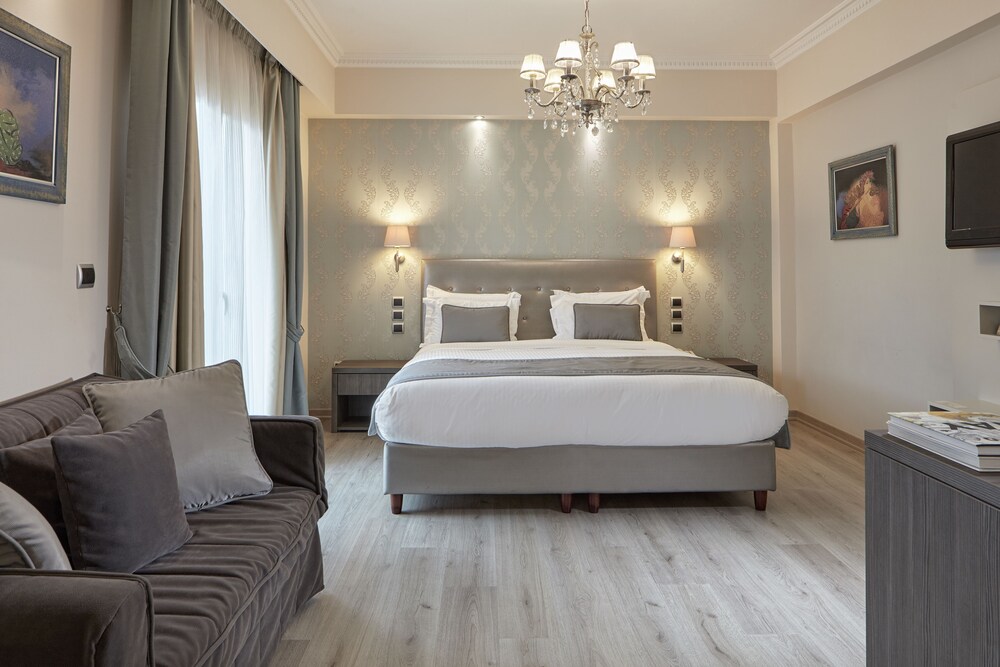 Standard Suite - Guestroom