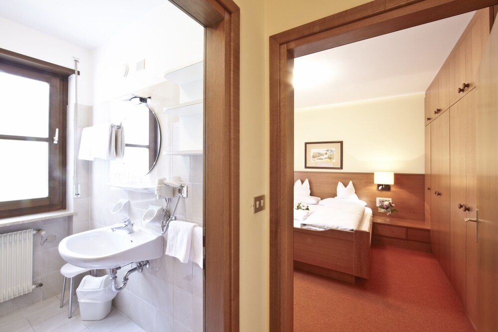 Apartment, 1 Bedroom, Balcony, Annex Building (Gala, cleaning fee not included, 67 €) - Guestroom