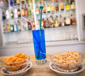 Hotel Bar
