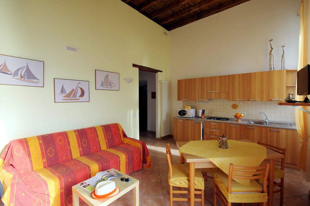 Apartment, 1 Bedroom, Balcony, Lake View - In-Room Kitchen