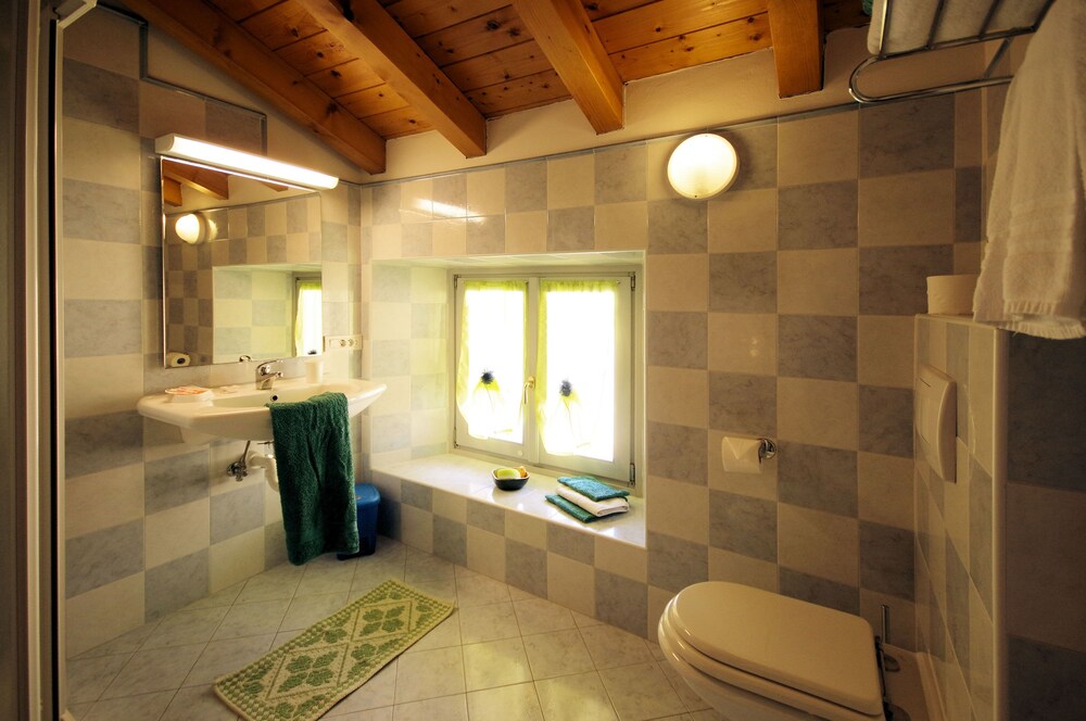 Apartment, 1 Bedroom, Lake View - Bathroom