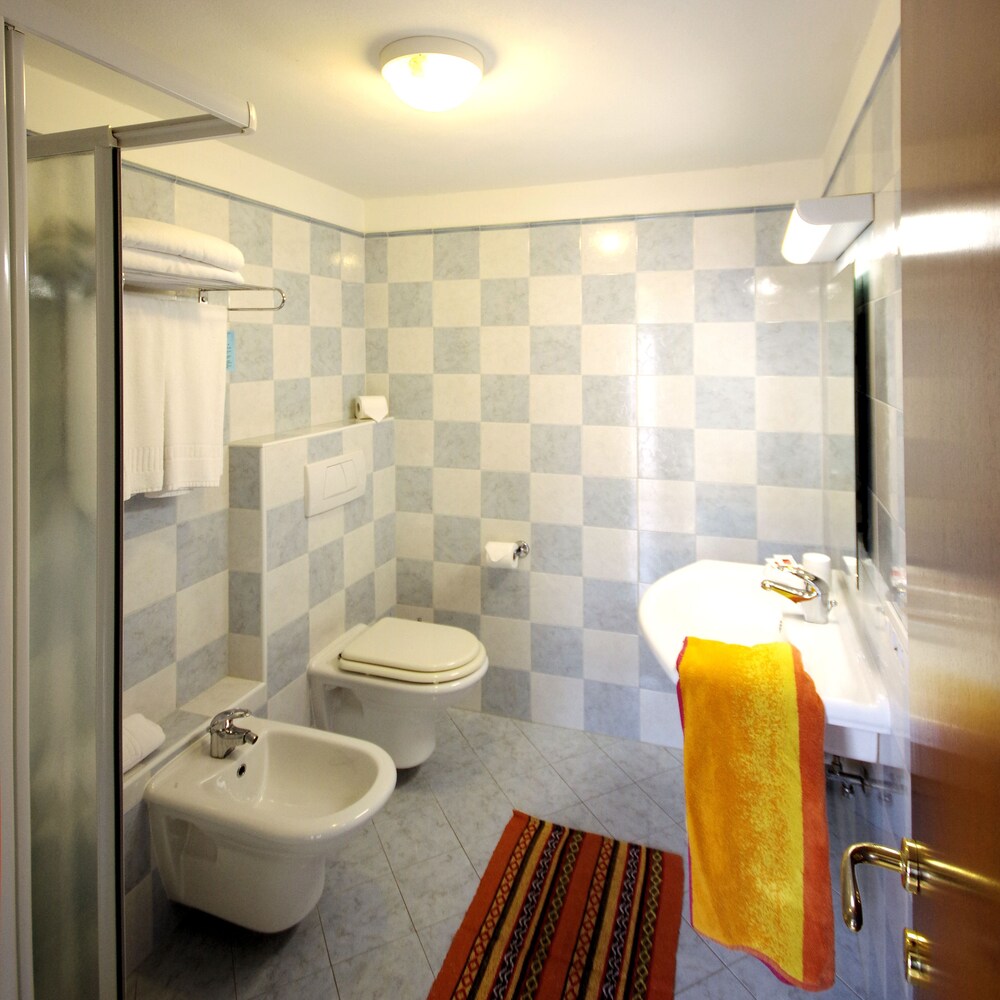 Panoramic Studio, 1 Bedroom, Terrace, Lake View - Bathroom