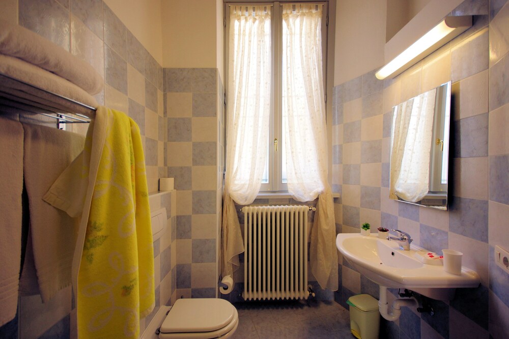 Apartment, 1 Bedroom, Balcony, Lake View - Bathroom