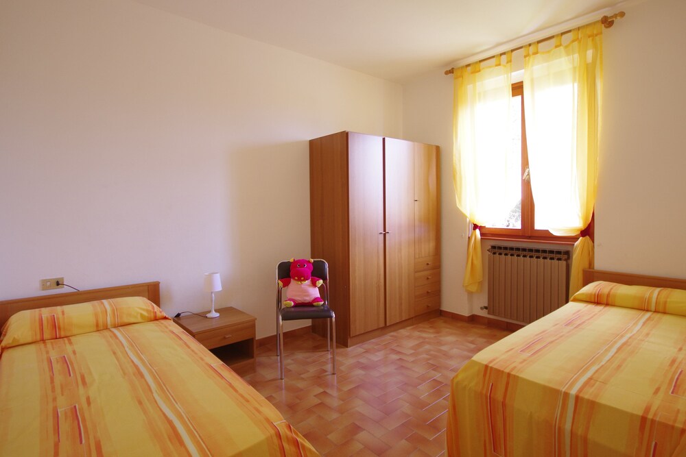 Apartment, 3 Bedrooms, Balcony, Lake View - Guestroom
