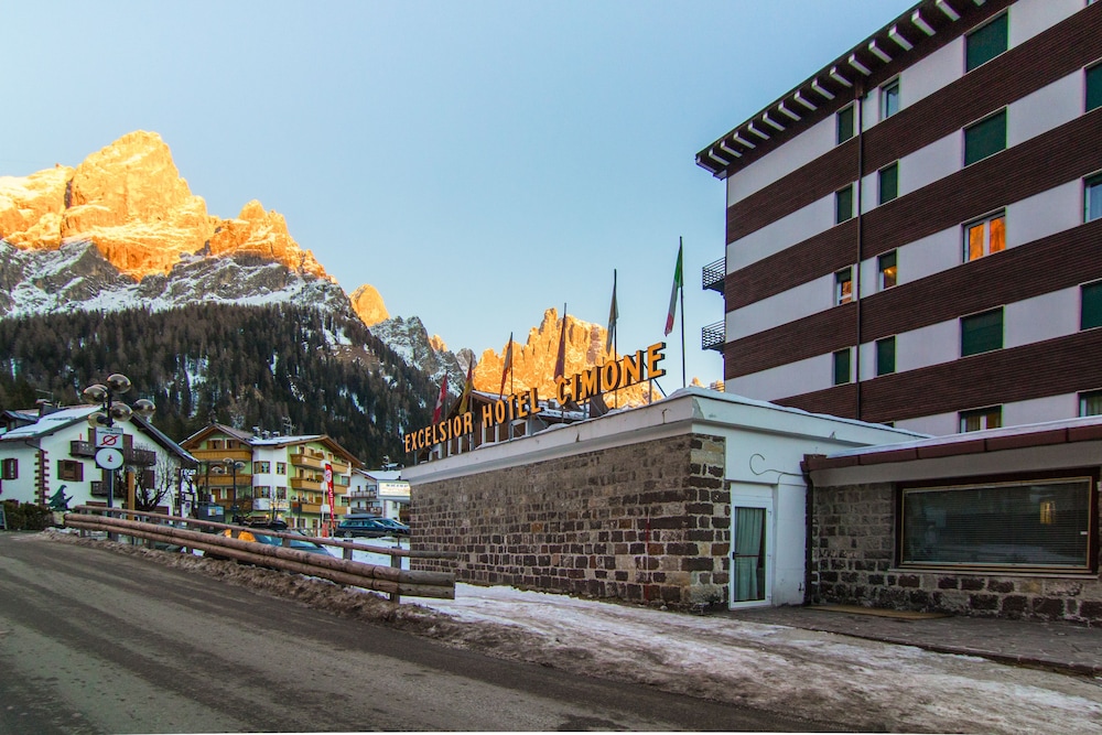 Fachada del hotel