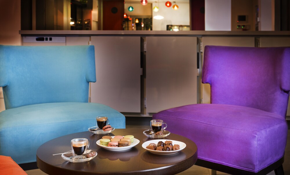 Hotel Lounge