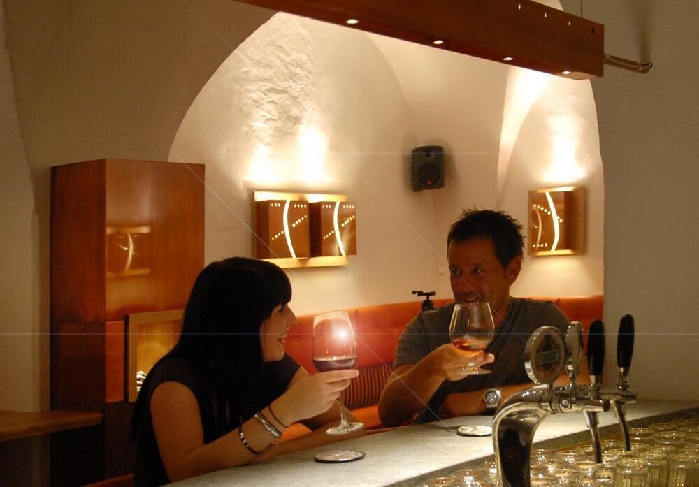 Hotel Bar