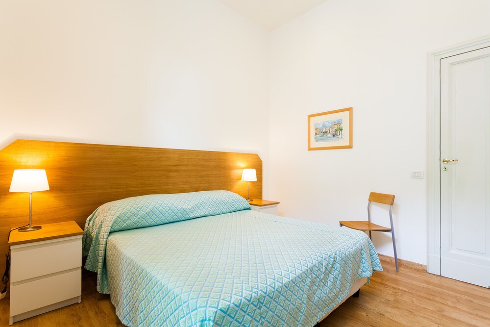 Traditional Apartment, 2 Bedrooms - Guestroom