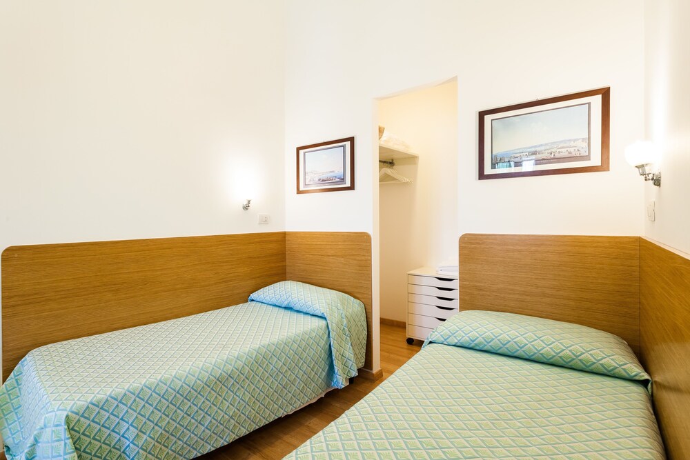 Traditional Apartment, 2 Bedrooms - Guestroom