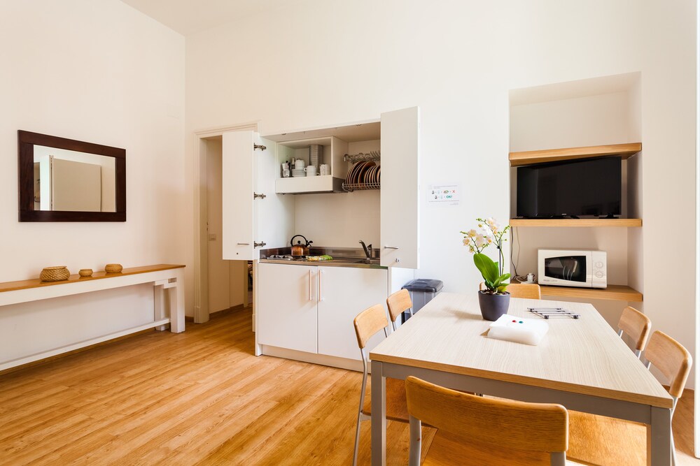 Traditional Apartment, 2 Bedrooms - Guestroom