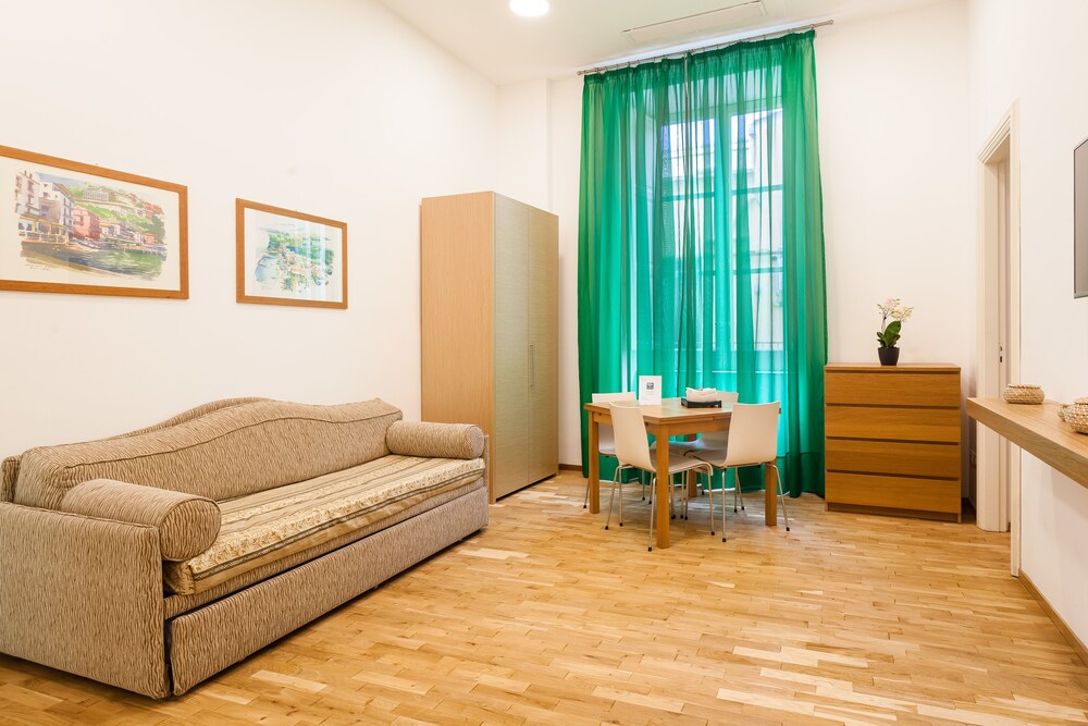 Traditional Apartment, 1 Bedroom - Guestroom