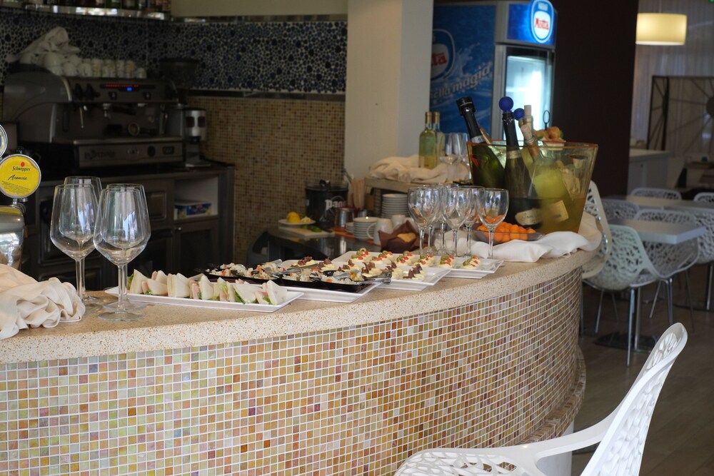 Hotel Lounge