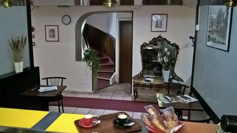 Hotel Bar