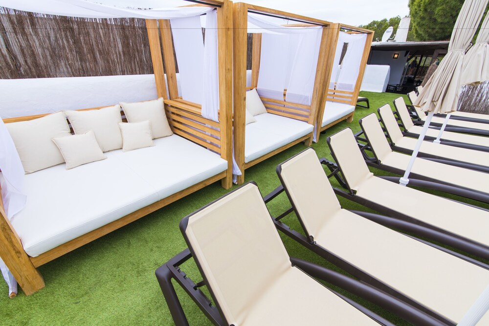 Sundeck