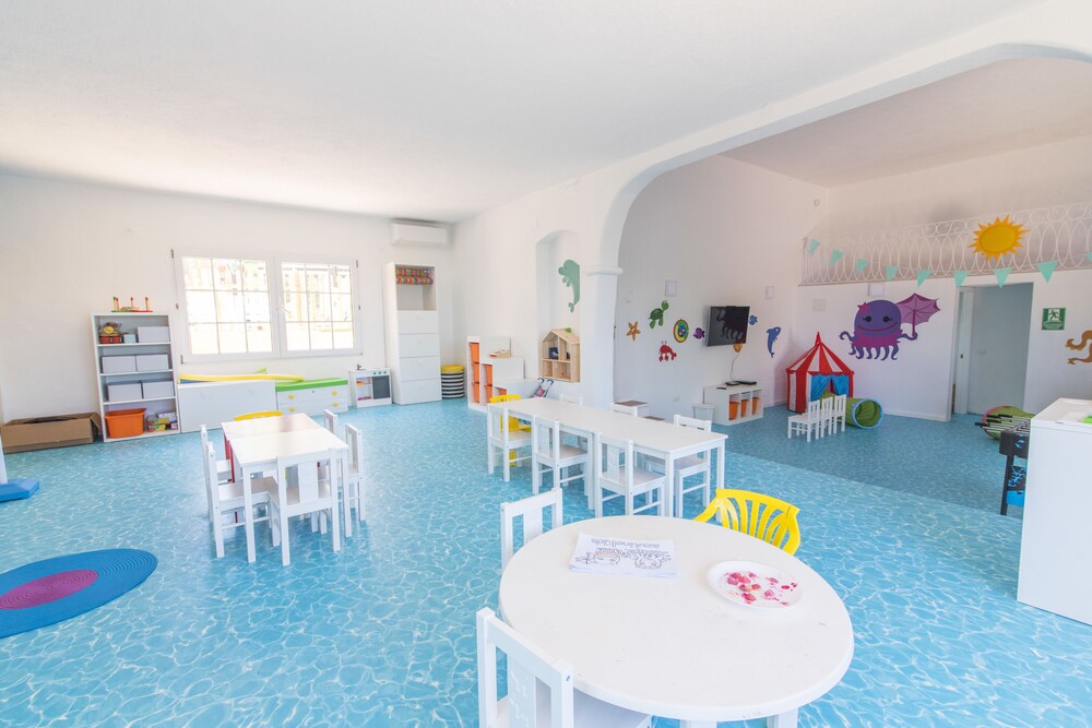Childrens Play Area - Indoor