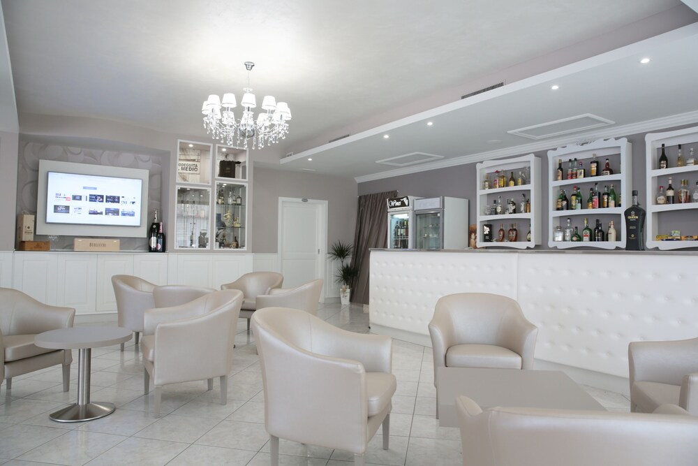 Hotel Bar