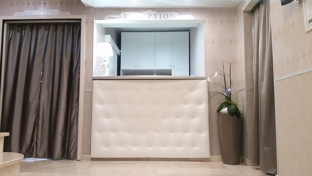 Check-in/Check-out Kiosk