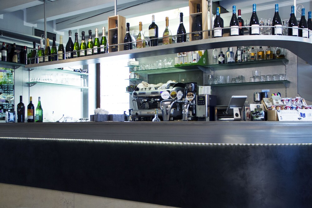 Hotel Bar