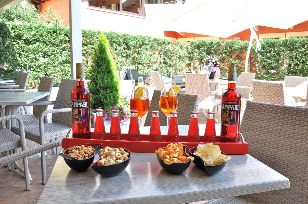 Hotel Bar