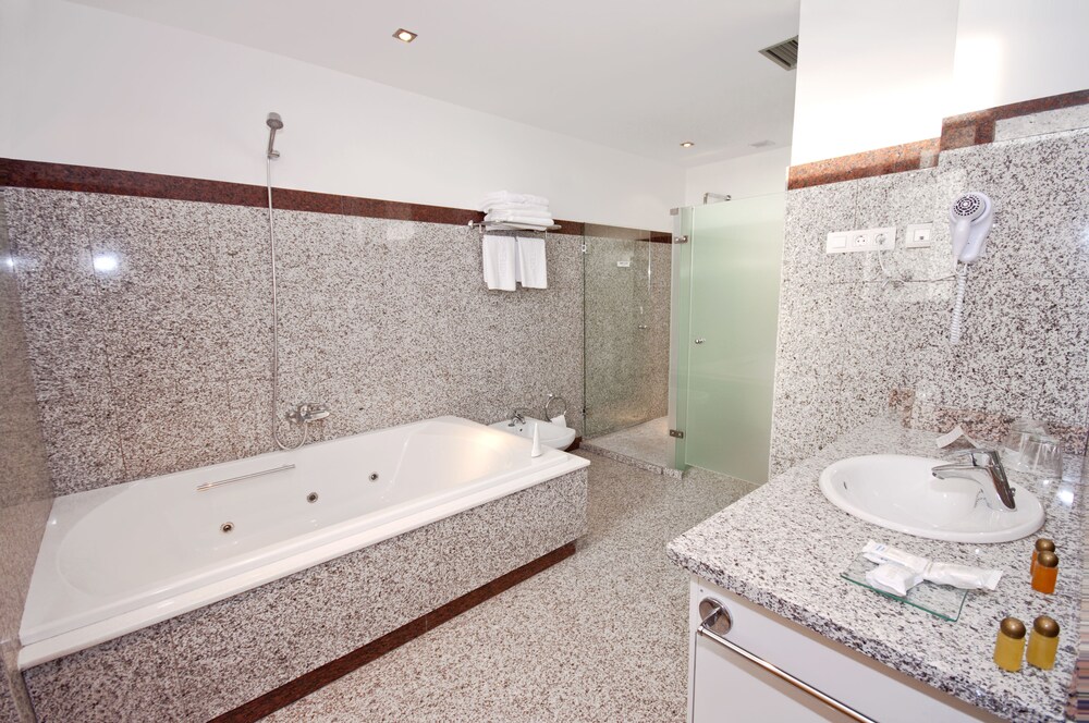 Jetted Tub