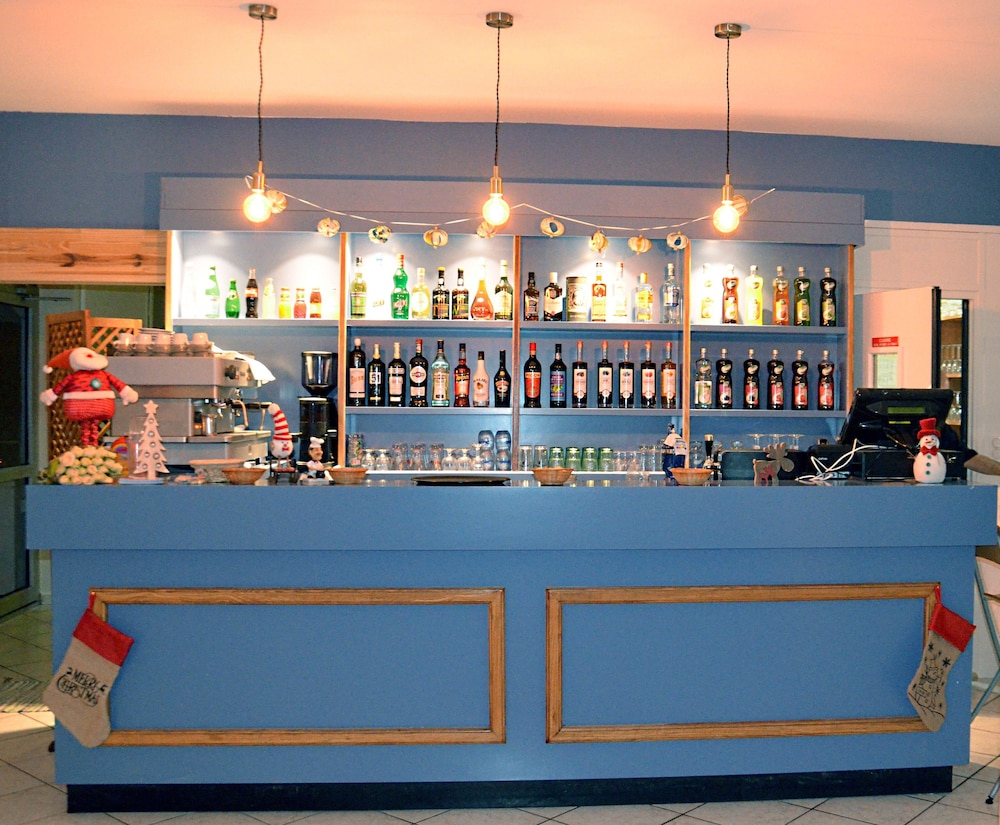 Hotel Bar