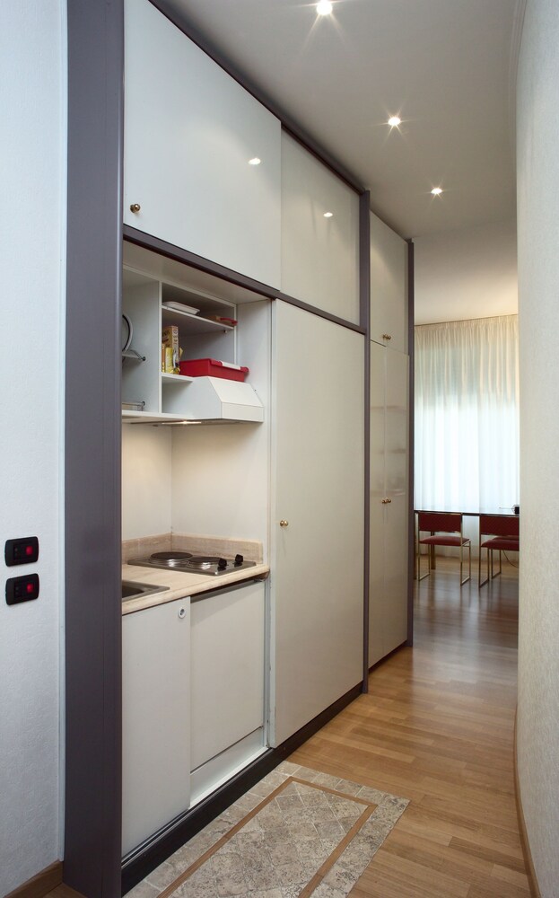 Basic Suite, Kitchenette - In-Room Kitchen