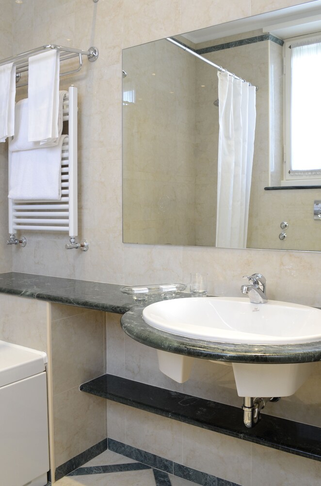 Suite, Kitchenette - Bathroom