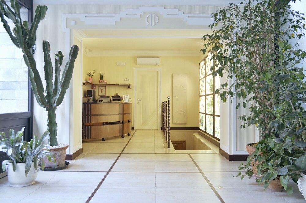 Concierge Desk