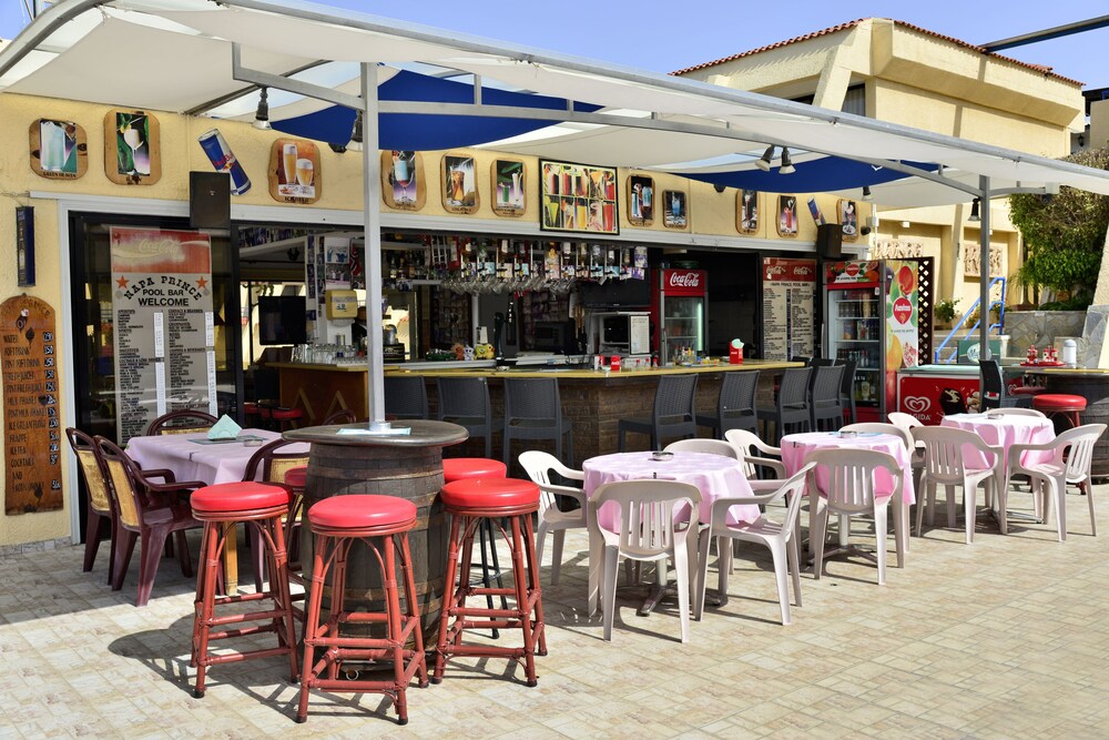 Hotel Bar