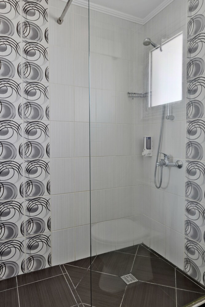 Apartment, Pool View - Bathroom