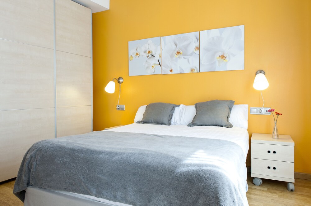 Grand Apartment, 2 Bedrooms - Guestroom
