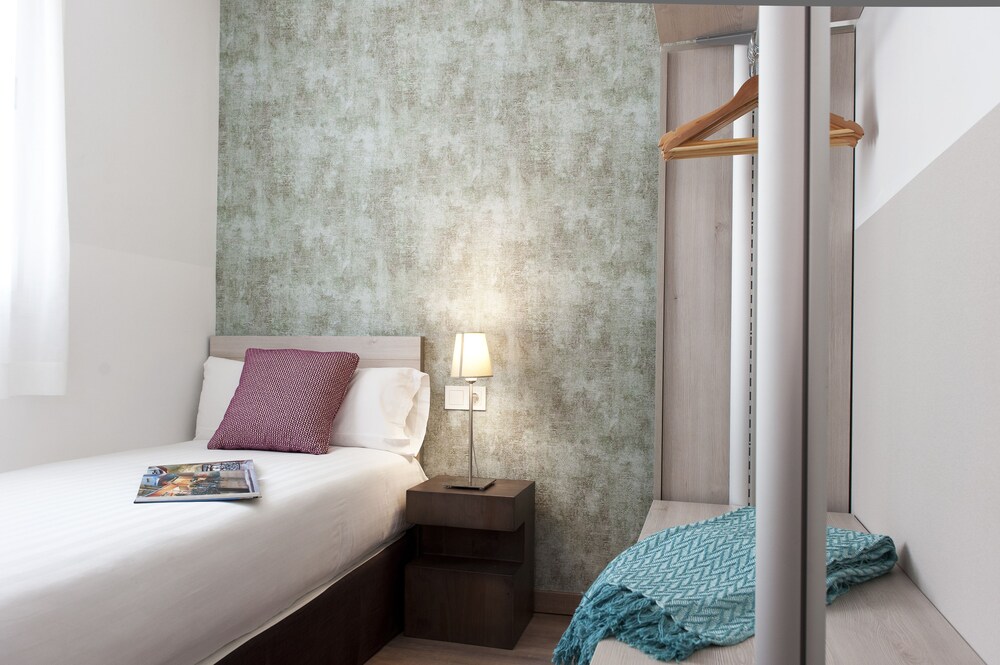 Apartment, 2 Bedrooms - Guestroom