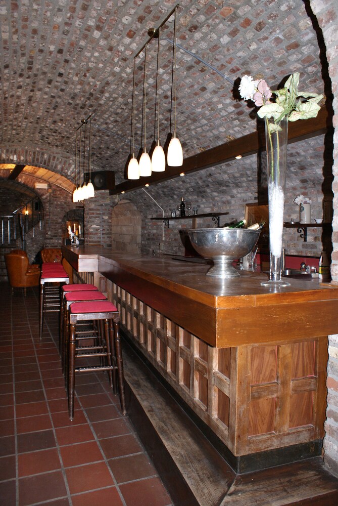 Hotel Bar